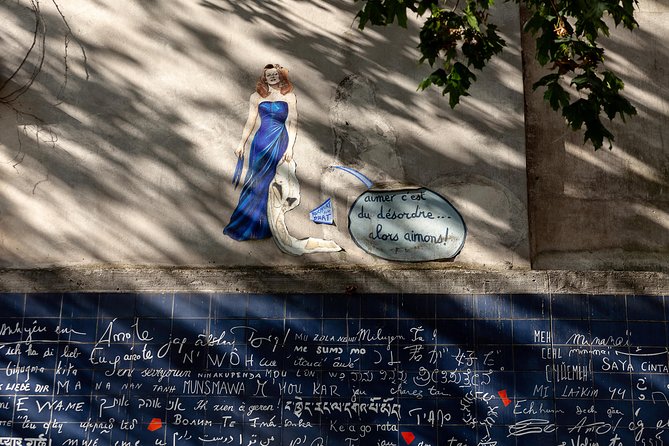 Montmartre Street Art Tour With an Artist - Taking in Parisian Art Scene