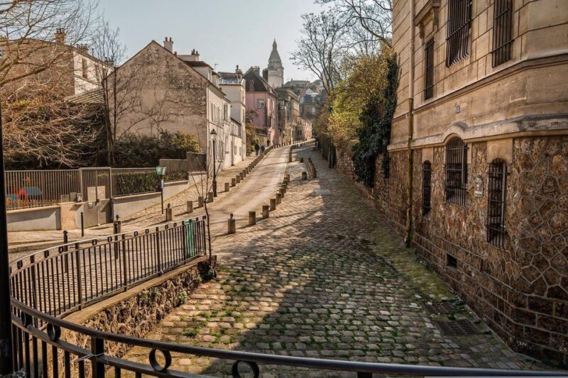 Montmartre Walking Tour - Love, Happiness and Tragedy - Cultural Insights