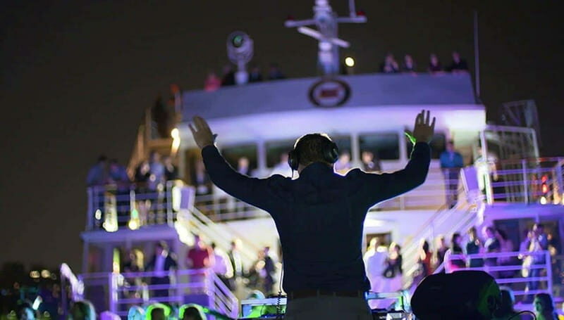 Montréal: 3 or 5-Course Dinner Cruise with DJ & Dancing - A Closer Look at What This Dinner Cruise Offers