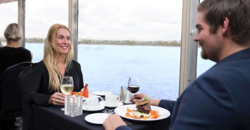 Montréal: 3 or 5-Course Dinner Cruise With Music - Booking Flexibility and Cancellation