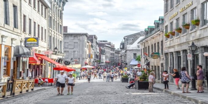 Montreal: Best of Montreal Food Walking Tour With Tastings - Poutine and Chocolate Dessert