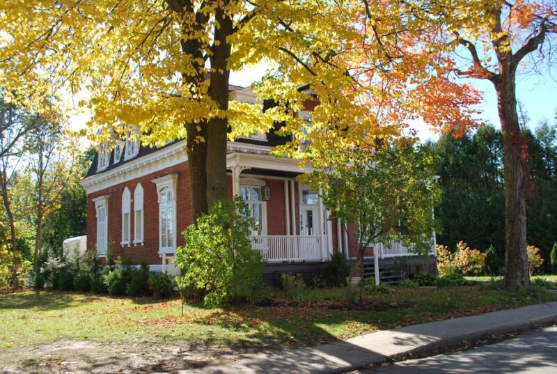 Montreal: Day Trip Along the King's Road to Trois-Rivières - Pickup and Transportation