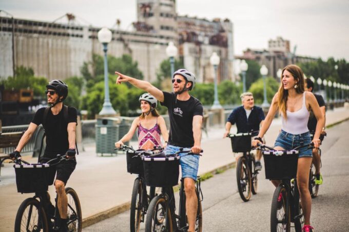 Montreal: Downtown and Old Montreal Highlights Bike Tour - History and Heritage