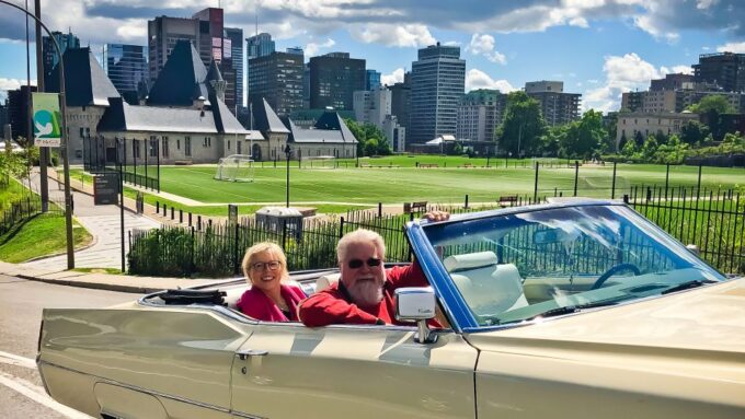 Montréal: Guided Tour in Vintage Convertible Cadillac - Tour Duration Options