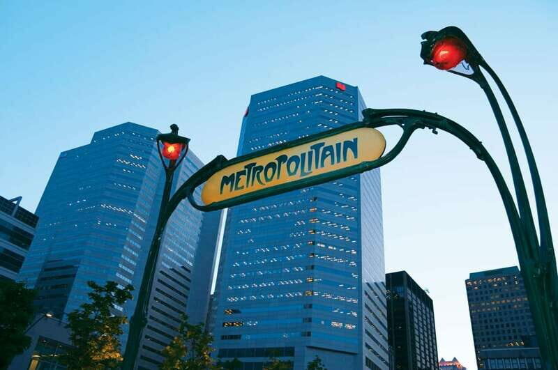 Montréal: Old Town Small Group Guided Walking Tour - An In-Depth Look at the Tour