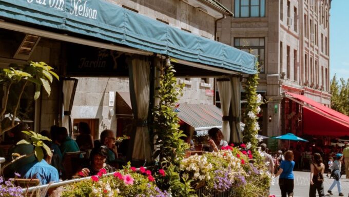 Montreal: Personalized Private Food Tour With a Local Foodie - Indulge in Iconic Montreal Foods