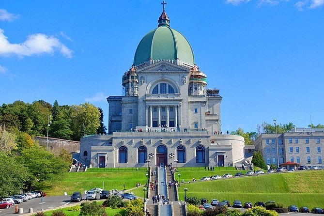Montreal Private Transfer to Montreal Airport YUL in Business Car - Vehicle Options