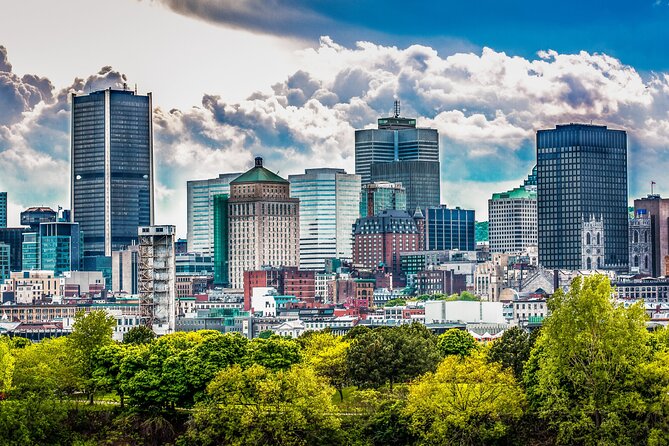 Montreal Scavenger Hunt and Best Landmarks Self-Guided Tour - Exploring Montreals Landmarks