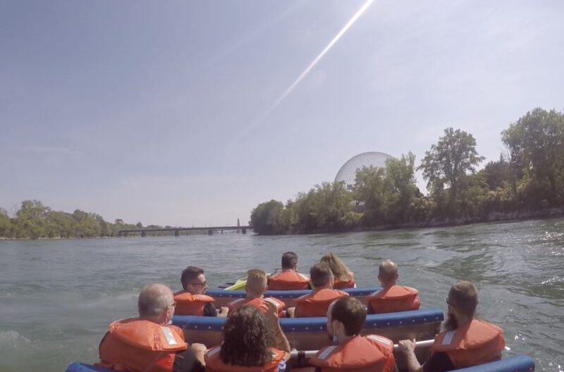 Montreal: St-Lawrence River Panorama Sightseeing Jet Boat - Meeting Point and Accessibility