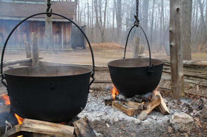 Montreal: Sugar Shack Maple Syrup Day Trip With Lunch - Lunch Buffet at the Farm