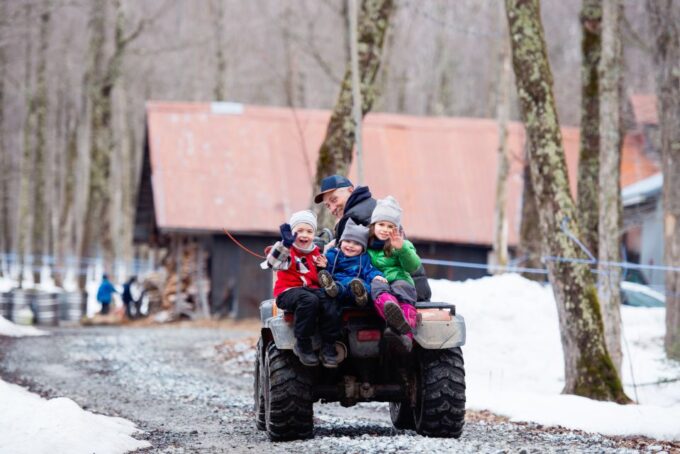 Montreal: Sugar Shack Maple Syrup Day Trip With Lunch - Private Guide and Fluency