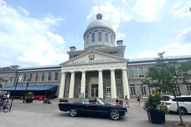 Montreal Tour in 1 Hour Aboard a 1966 Dodge Monaco - Immersive Montreal Experience