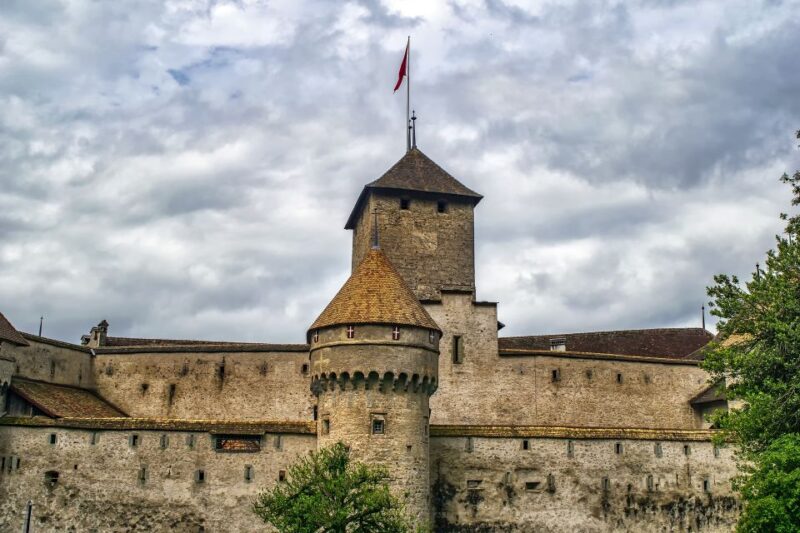 Montreux - Private Tour With Visit to Castle - Lakeside Promenade
