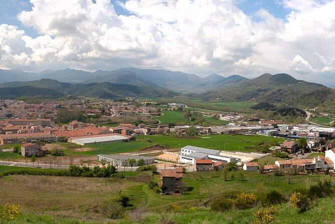 Montsacopa: an Audio Tour in the Volcano in the Centre of the City - Meeting Point and Start Time