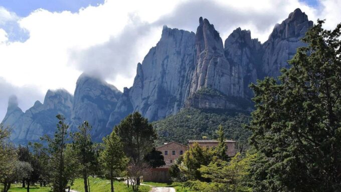 Montserrat & Cava Wineries Day Trip From Barcelona W/ Pickup - Frequently Asked Questions
