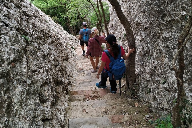 Montserrat Hike Off the Beaten Path & Monastery Small Group Tour - Group Size