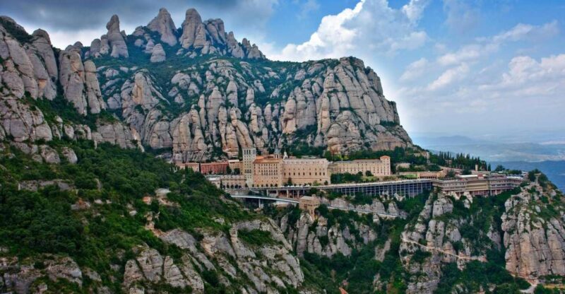 Montserrat: Morning or Afternoon Half-Day Trip With Pickup - Highlights of the Montserrat Excursion