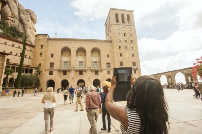 Montserrat Museum and Monastery Entry Ticket - FAQ