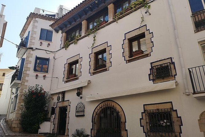 Montserrat + Sitges Tour - Discovering Sitges