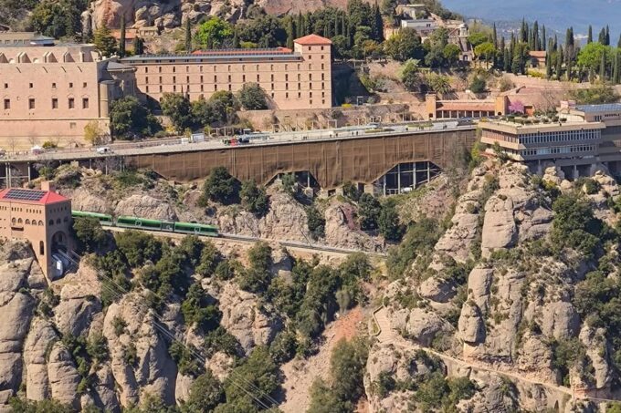 MONTSERRAT: TOUR IN ROMANIAN LANGUAGE - Cancellation and Refund Policy