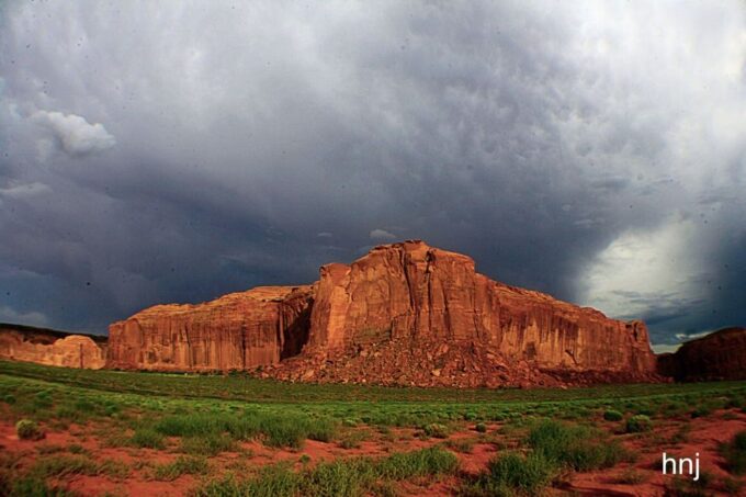 Monument Valley: Guided Sunset Tour - Guided by Roz