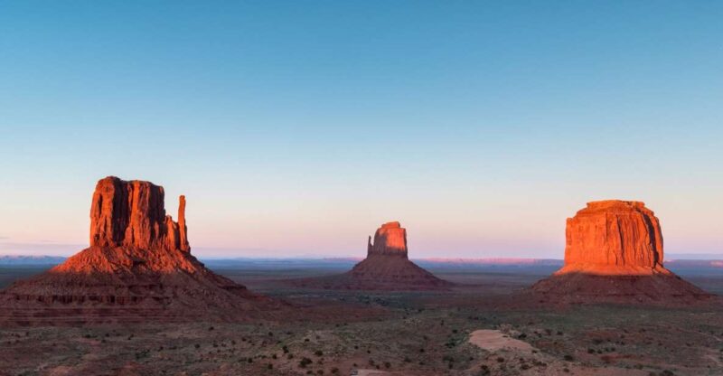 Monument Valley: Sunset Tour With Navajo Guide - Capturing the Sunset