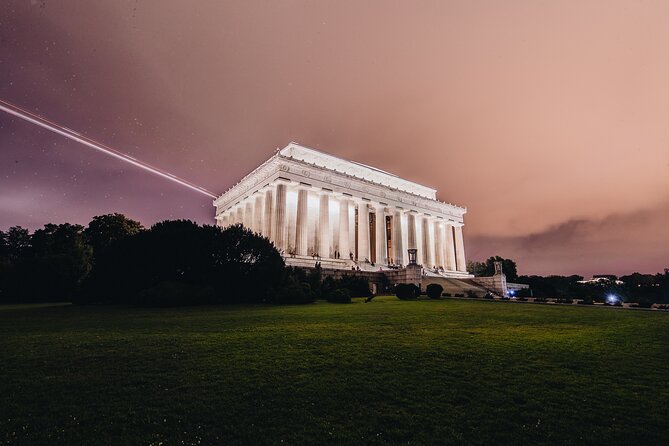 Monumental Moonlight Private Guided Bus Tour in Washington - Guide Expertise and Insights