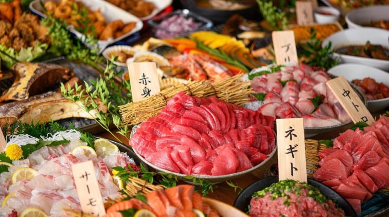 Monzen-Nakacho: Walking Tour With Sashimi Lunch & Teamlab - Tomioka Hachimangu Shrine