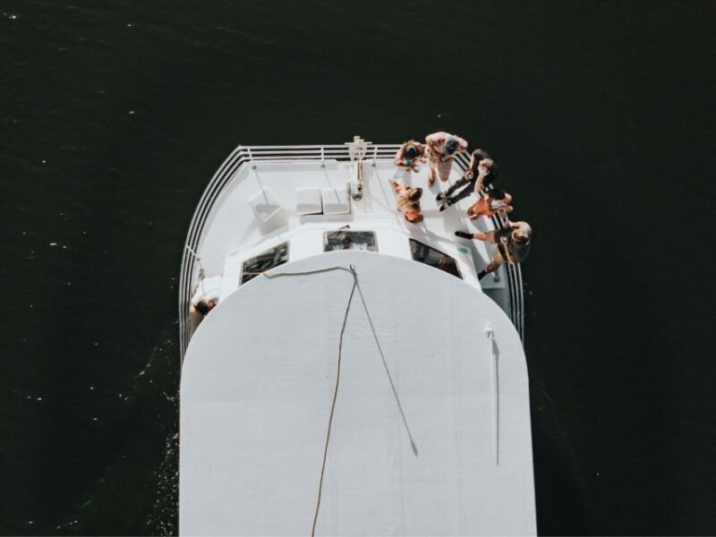 Mooloolaba: Seafood Lunch Cruise - Family-Friendly Seating Arrangements