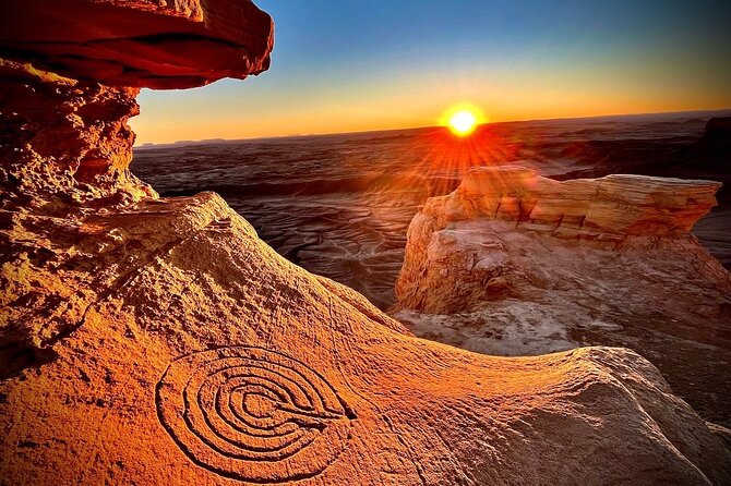 Moonscape Overlook Factory Butte and Bentonite Hills - Geological Features and Photography