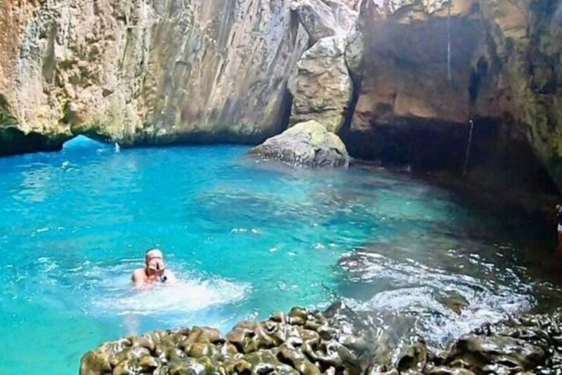Moraig: Kayak Excursion to Moraig & Cave Peces-Testos - Itinerary Highlights