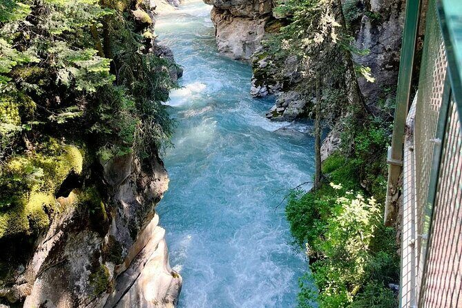 Moraine Lake, Louise, Emerald Lake, Johnston Canyon, Banff Town - Introduction