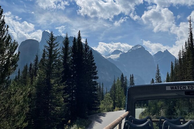 Moraine & Lake Louise Hop On / Off Open-Top Double Decker Shuttle Explorer - Travelers per Shuttle