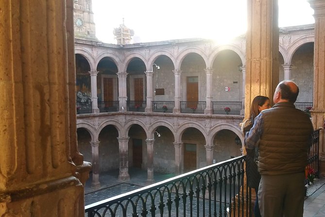 Morelia: a Cafe Between Convents - Key Points