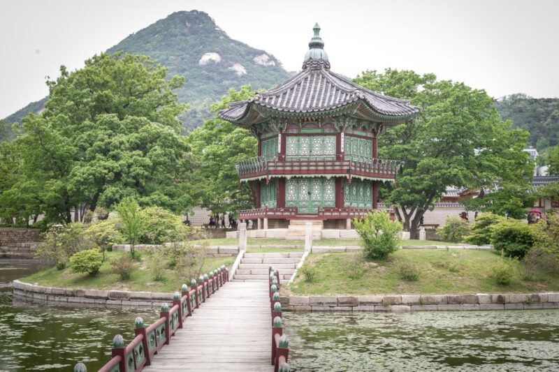 Morning 3-Hour Intro to Seoul Tour (Palace, Temple & More) - Pickup and Drop-off