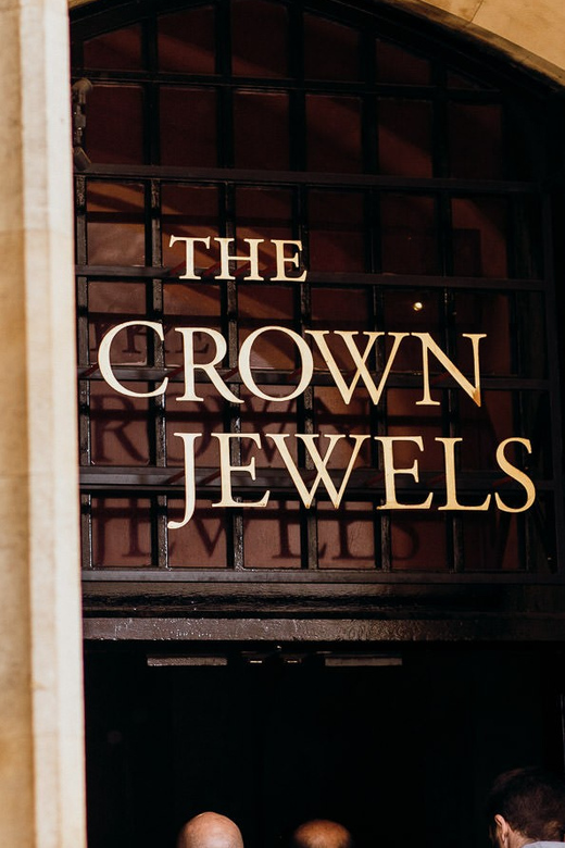 Morning at the Tower With Crown Jewels & Thames River Cruise - Experience Highlights