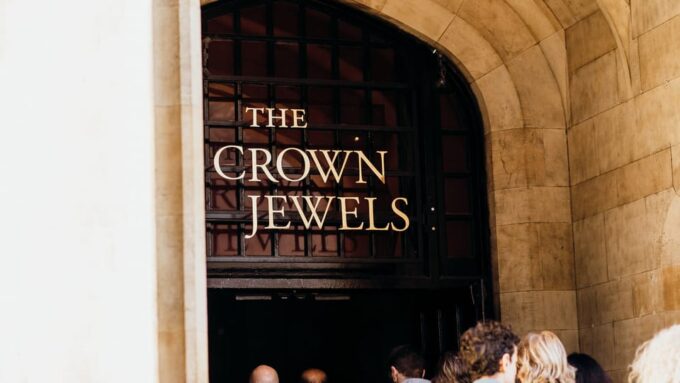 Morning at the Tower With Crown Jewels & Thames River Cruise - Booking and Cancellation