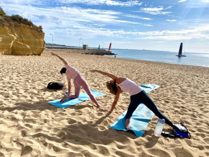 Morning Beach Yoga in Portimão by El Sol Lifestyle - Instructor and Experience Level