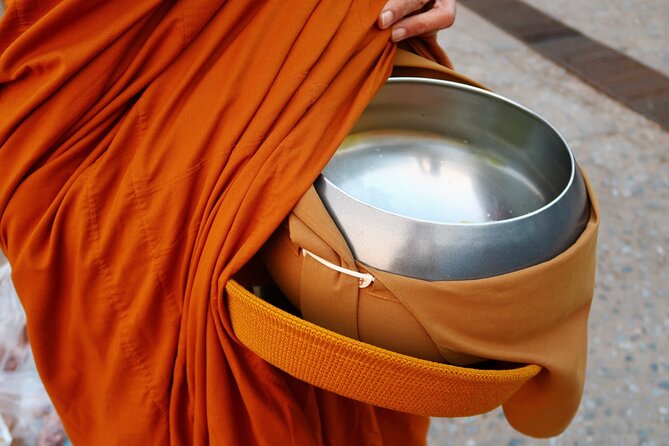 Morning Buddhist Almsgiving, Grand Palace and Flower Market Tour in Bangkok - Reviews Summary
