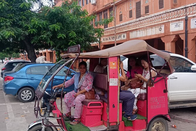 Morning E-Rickshaw Ride at Jaipur - Scenic Views and Vantage Points