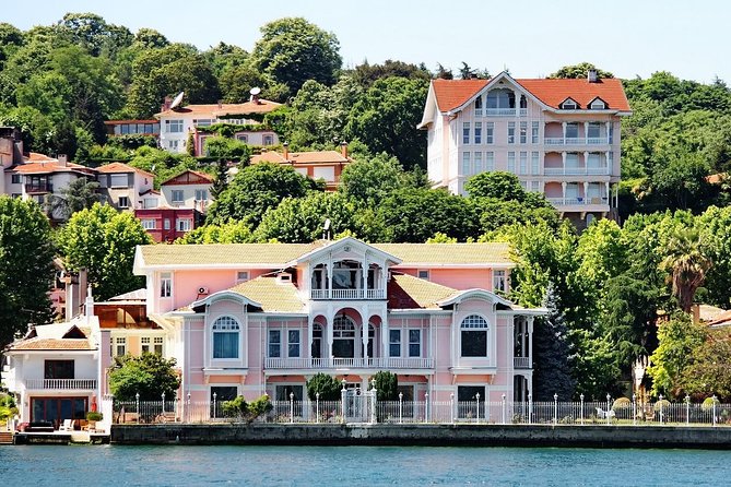 MORNING Istanbul Bosphorus Cruise Tour With Spice Market - Discrepancies in Tour Description