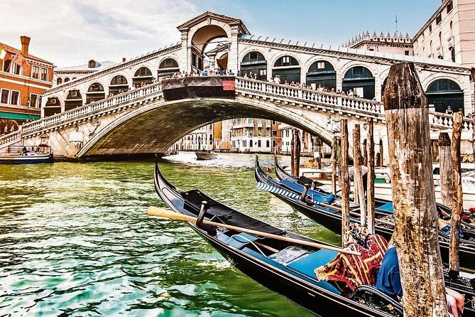 Morning Magic: Venice City Walk and Gondola Tour - Navigating to Meeting Point
