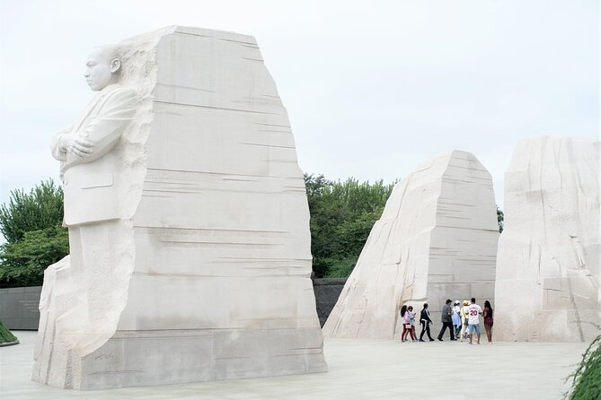 Morning Monuments City Tour With 8 Stops & Optional Entry Tickets - Confirmation and Recommendations