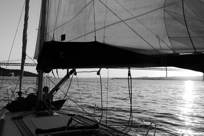 Morning Sailing Tour in Tagus River From Lisbon - Meeting Location