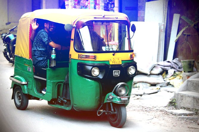 Morning Tour Of Chhatarpur Temples And Qutub Minar In Delhi With Tuk-Tuk Ride - Tuk-Tuk Ride Experience