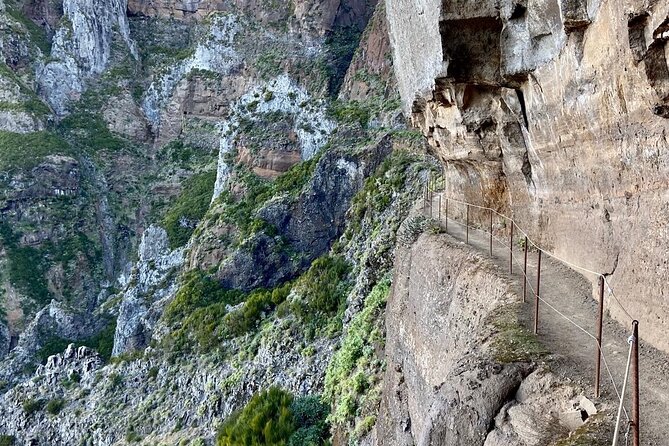 Morning Transfer to Pico Do Arieiro, Hike to Pico Ruivo & Return From Teixeira - Physical Fitness Requirements