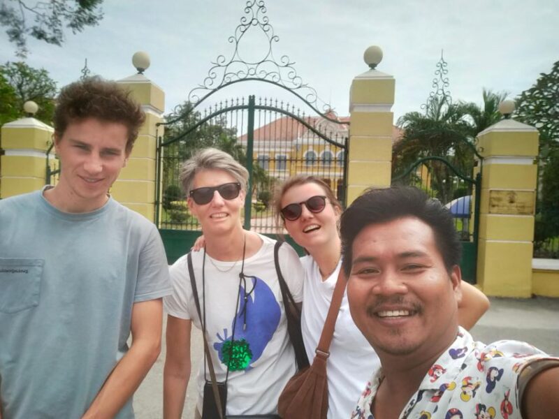 Morning Tuk Tuk: City, Handicrafts, Killing Field, Temples - Itinerary Highlights