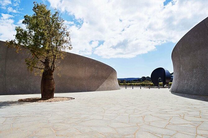 Mornington Peninsula Boutique Wine and Lunch Small Group Tour - Key Points