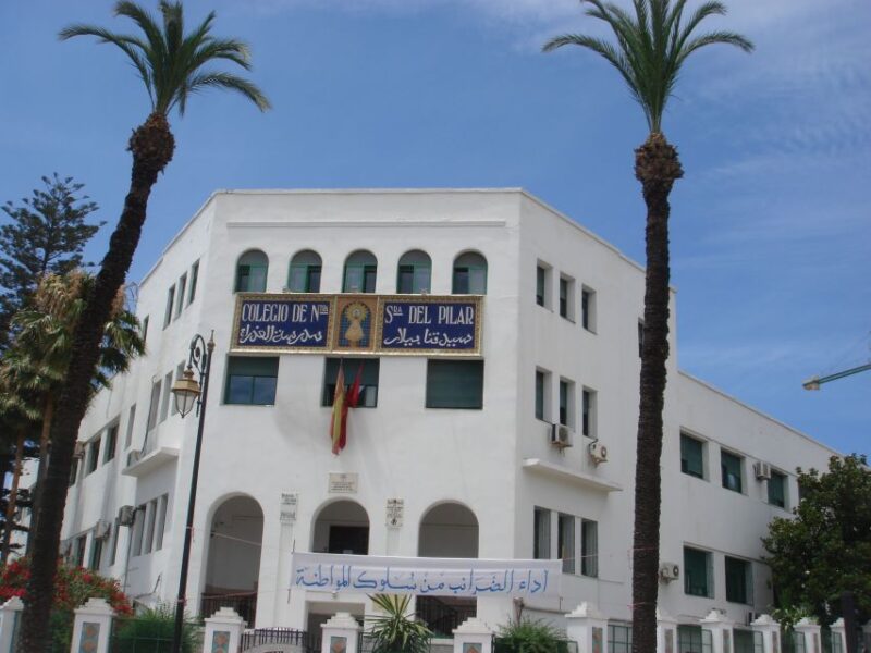 Morocco Day Trip With Tour Guide and Lunch From Algeciras - Entering Morocco - Tetouan