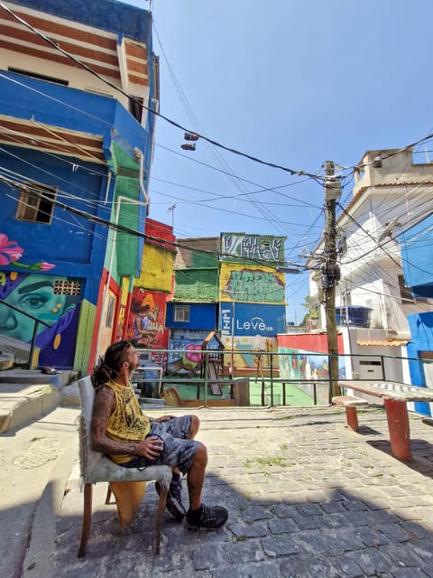 Morro Dois Irmãos Hiking + Vidigal Favela Tour - Getting There